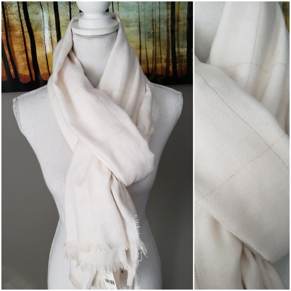 Anthropologie Accessories - Anthropologie Sleeping on Snow Scarf